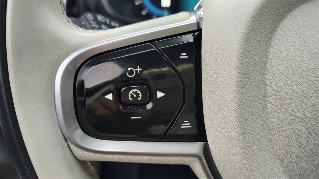 Certified 2023 Volvo XC60 B5 Core w/ Climate Package image 14