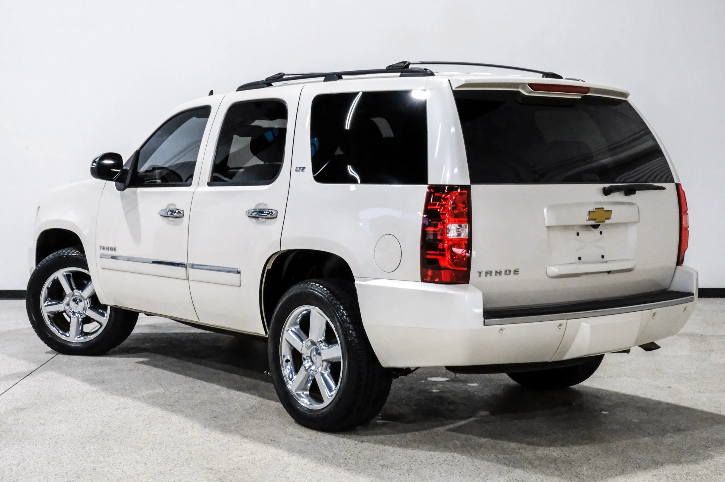 Used 2013 Chevrolet Tahoe LTZ RWD image 8