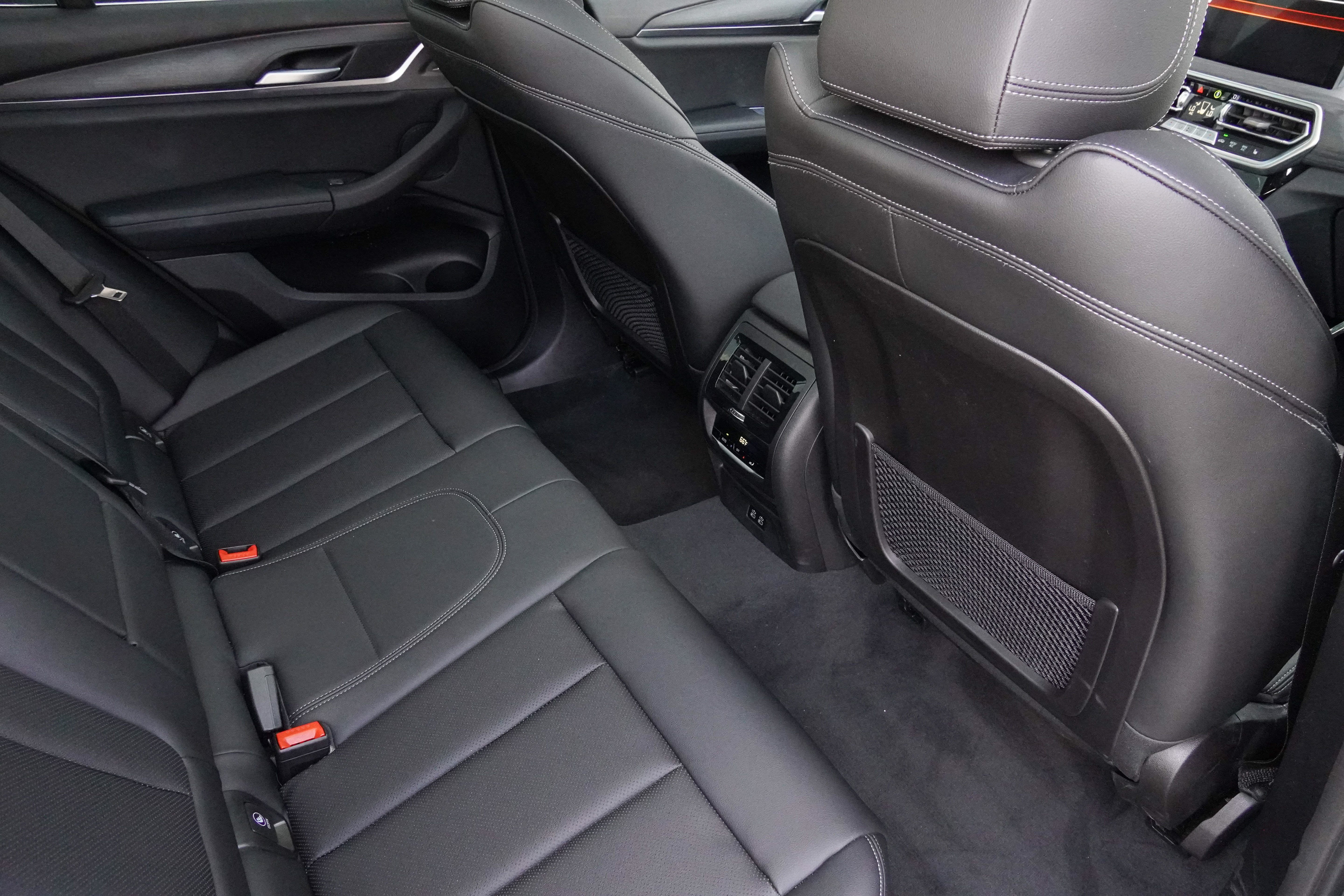 Certified 2023 BMW X3 sDrive30i w/ Premium Package RWD image 34