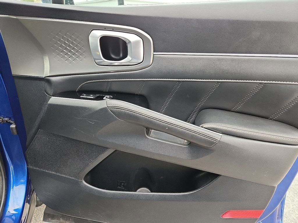 Used 2022 Kia Sorento SX image 9