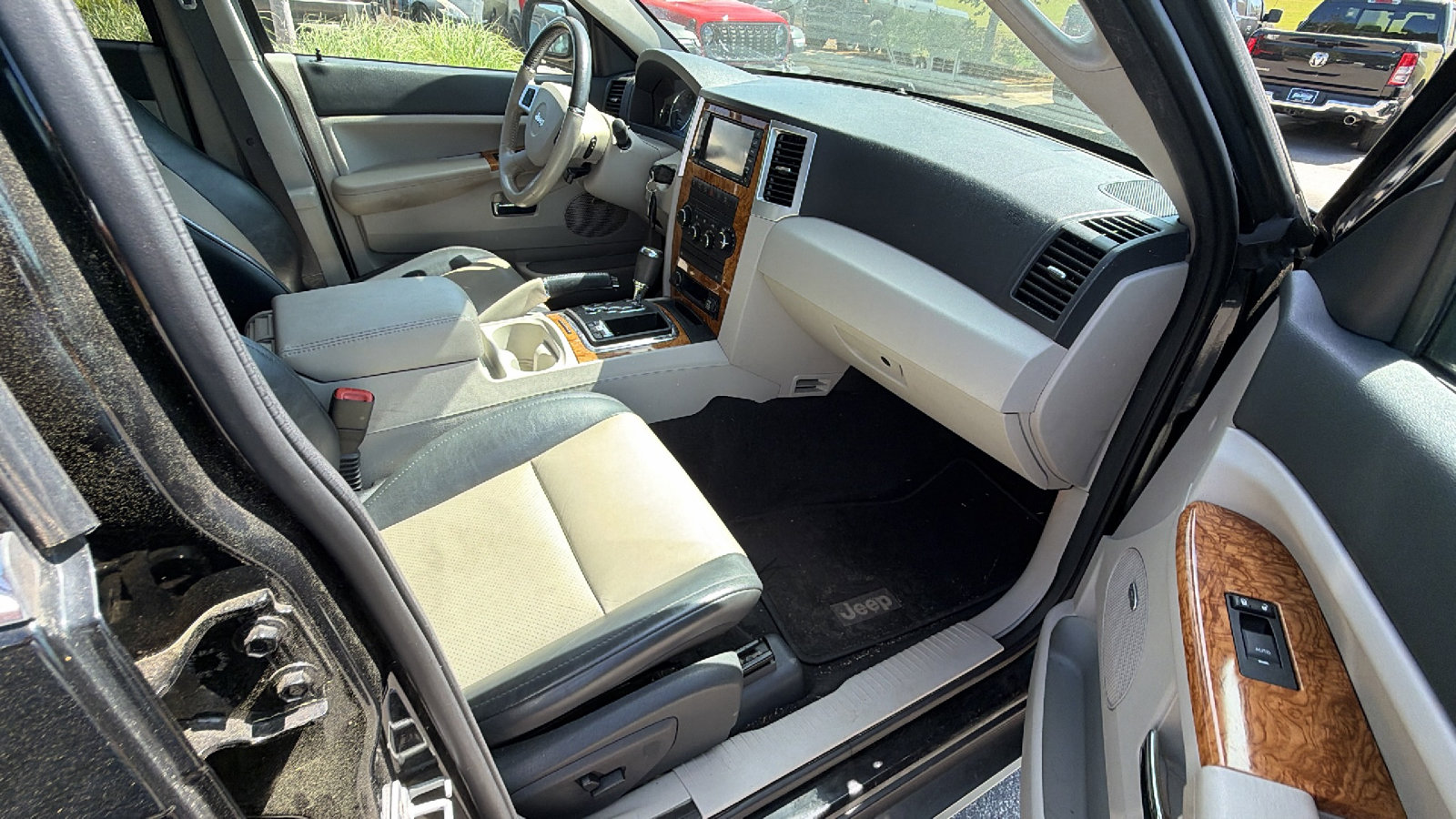 Used 2008 Jeep Grand Cherokee Limited w/ Quadra-Drive II 4X4 Group image 20