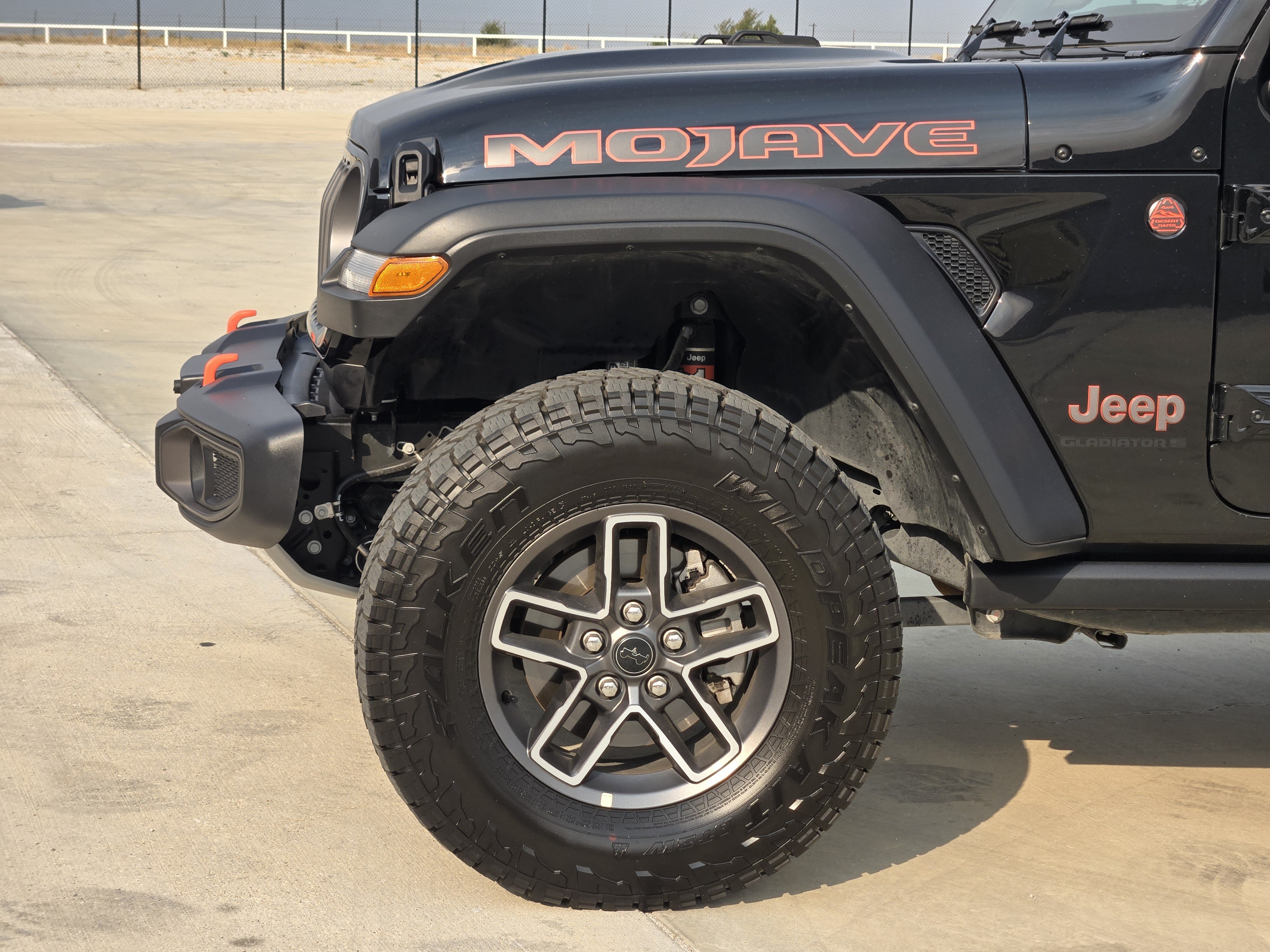 Certified 2026 Jeep Gladiator Mojave AWD/4WD image 9