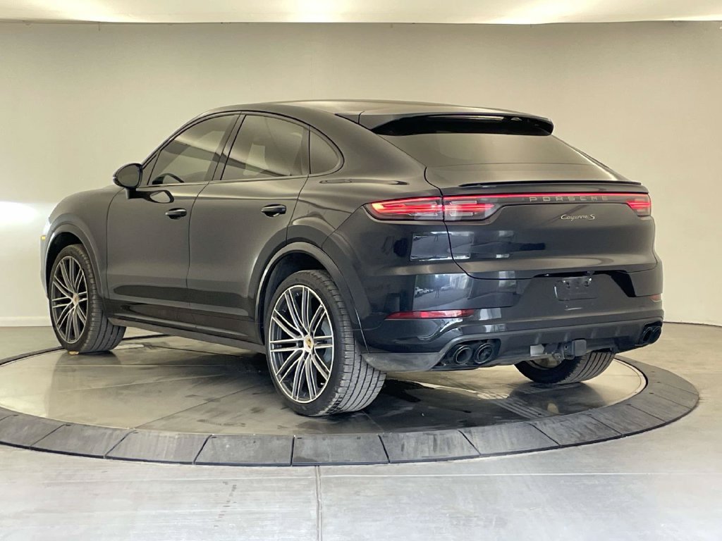 Used 2023 Porsche Cayenne S AWD/4WD image 3