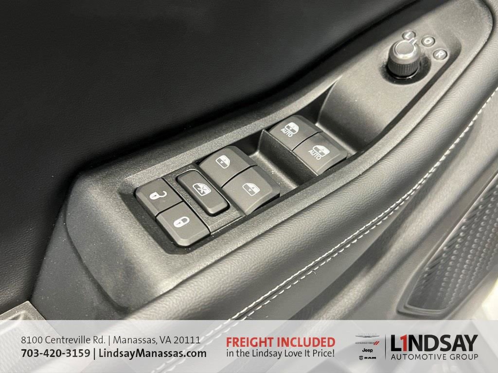 New 2025 Jeep Grand Cherokee Laredo w/ Luxury Tech Group I image 24