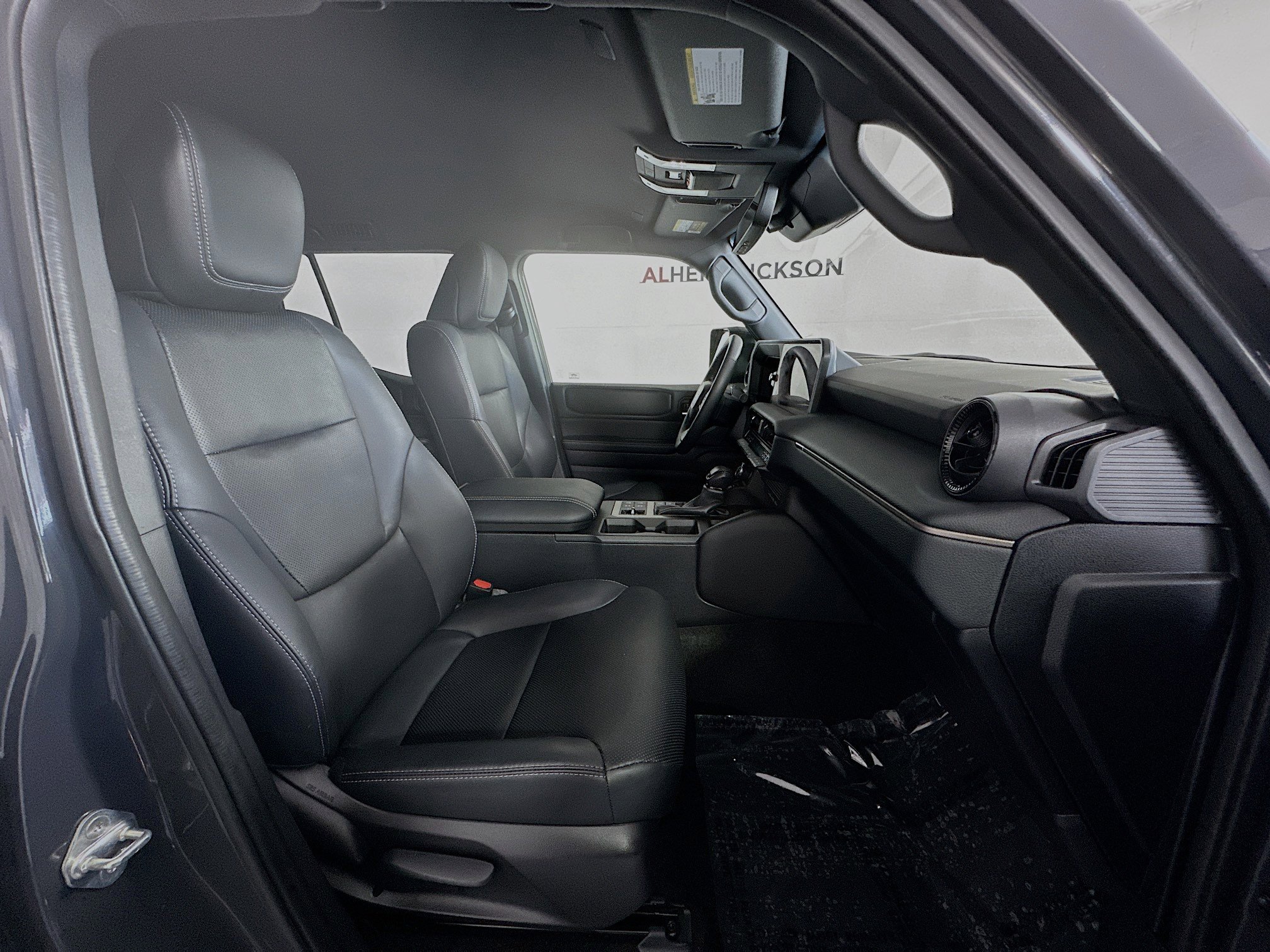 Certified 2025 Toyota Land Cruiser image 28