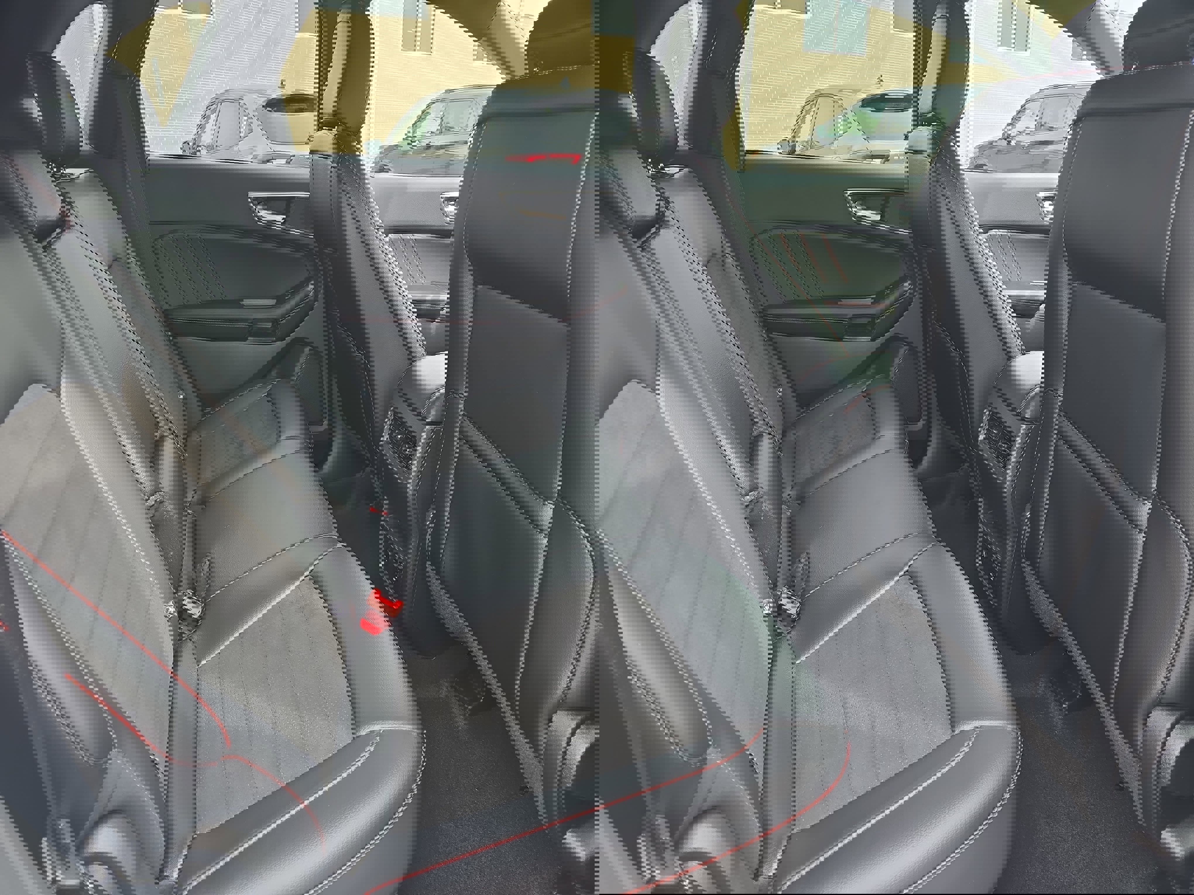 Used 2024 Ford Edge ST-Line image 11