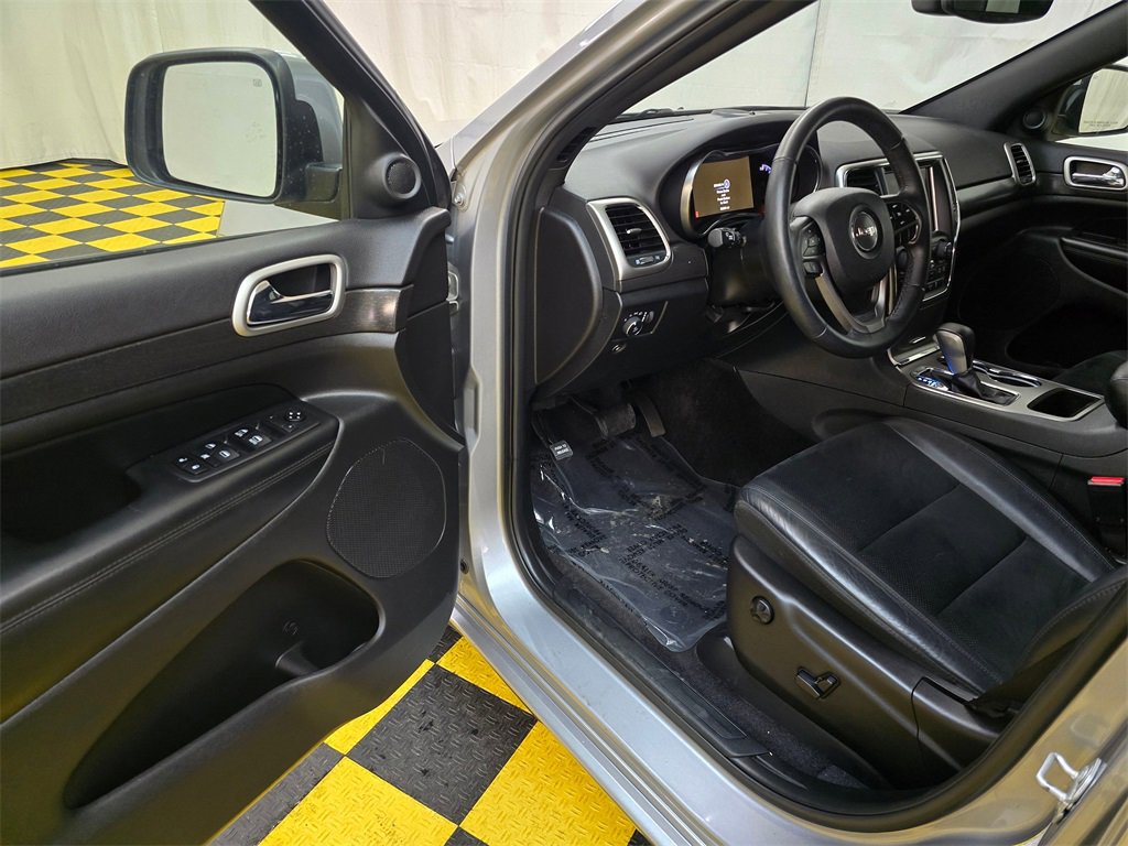 Used 2018 Jeep Grand Cherokee Altitude image 19