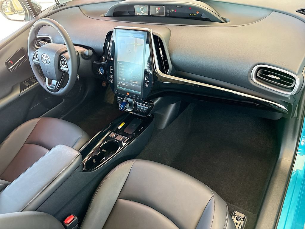 Certified 2021 Toyota Prius Prime Limited w/ Carpet Mat Package (TMS) FWD image 17