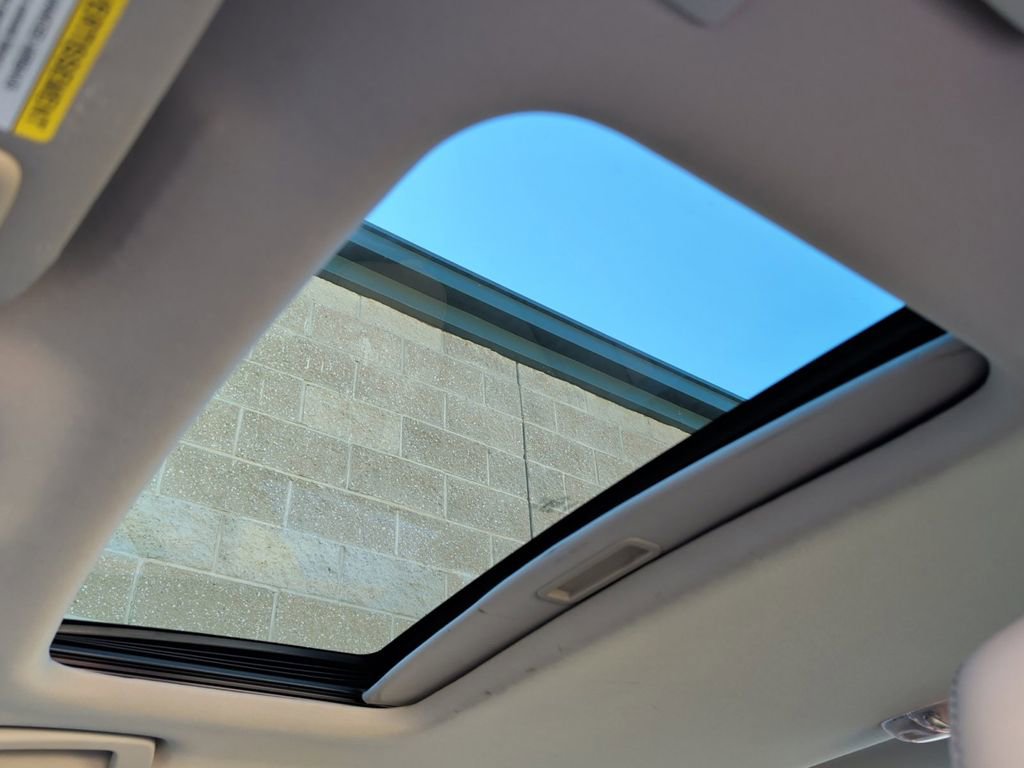 Used 2012 Ford Fusion SEL FWD image 18