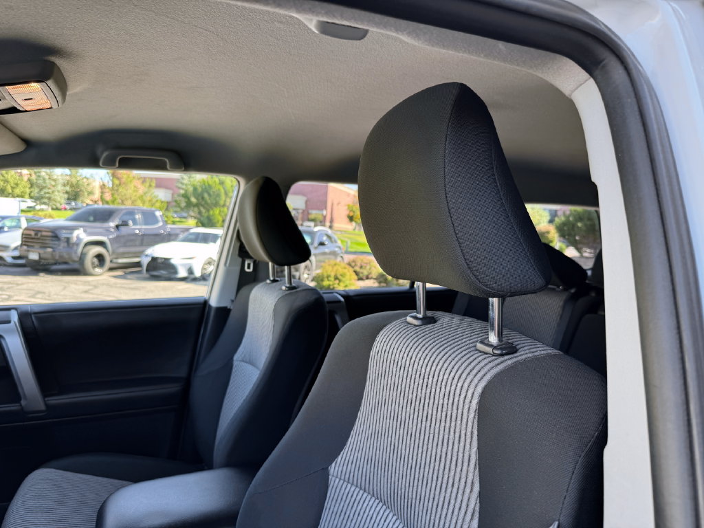 Used 2022 Toyota 4Runner SR5 AWD/4WD image 21