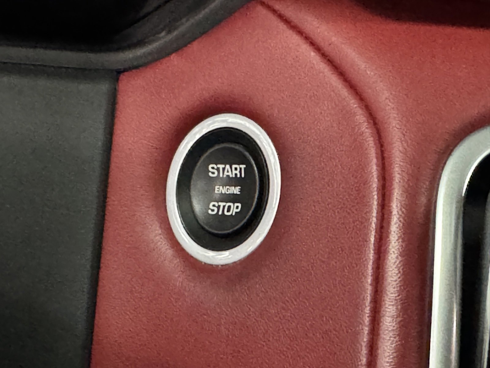 Used 2020 Land Rover Range Rover Velar SV Autobiography Dynamic image 30