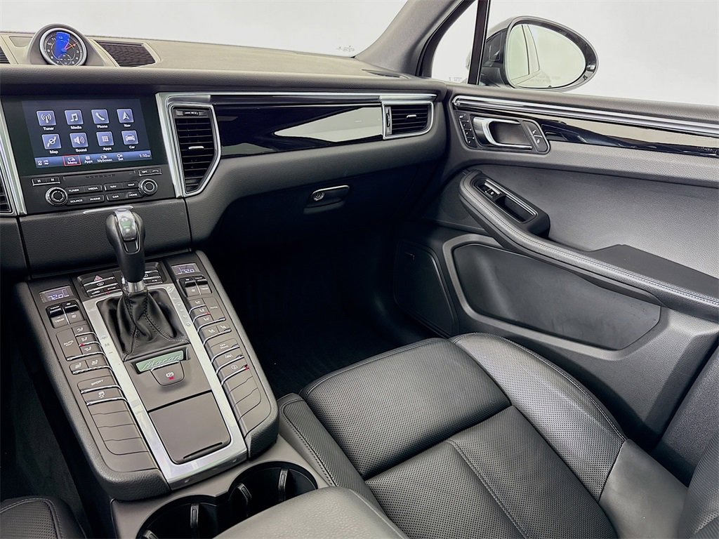 Used 2017 Porsche Macan image 26