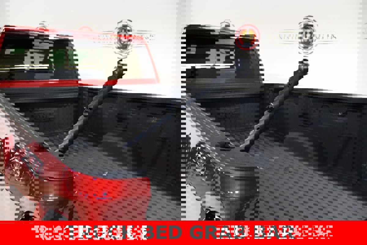 Used 2025 GMC Sierra 3500 SLT w/ SLT Premium Package image 19