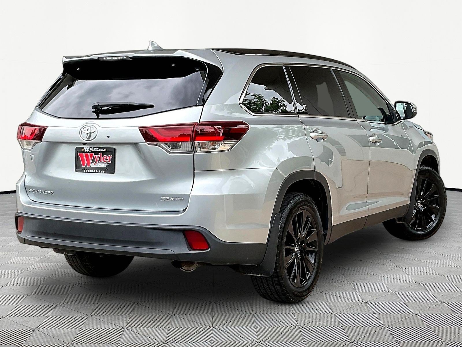 Used 2019 Toyota Highlander SE AWD/4WD image 6