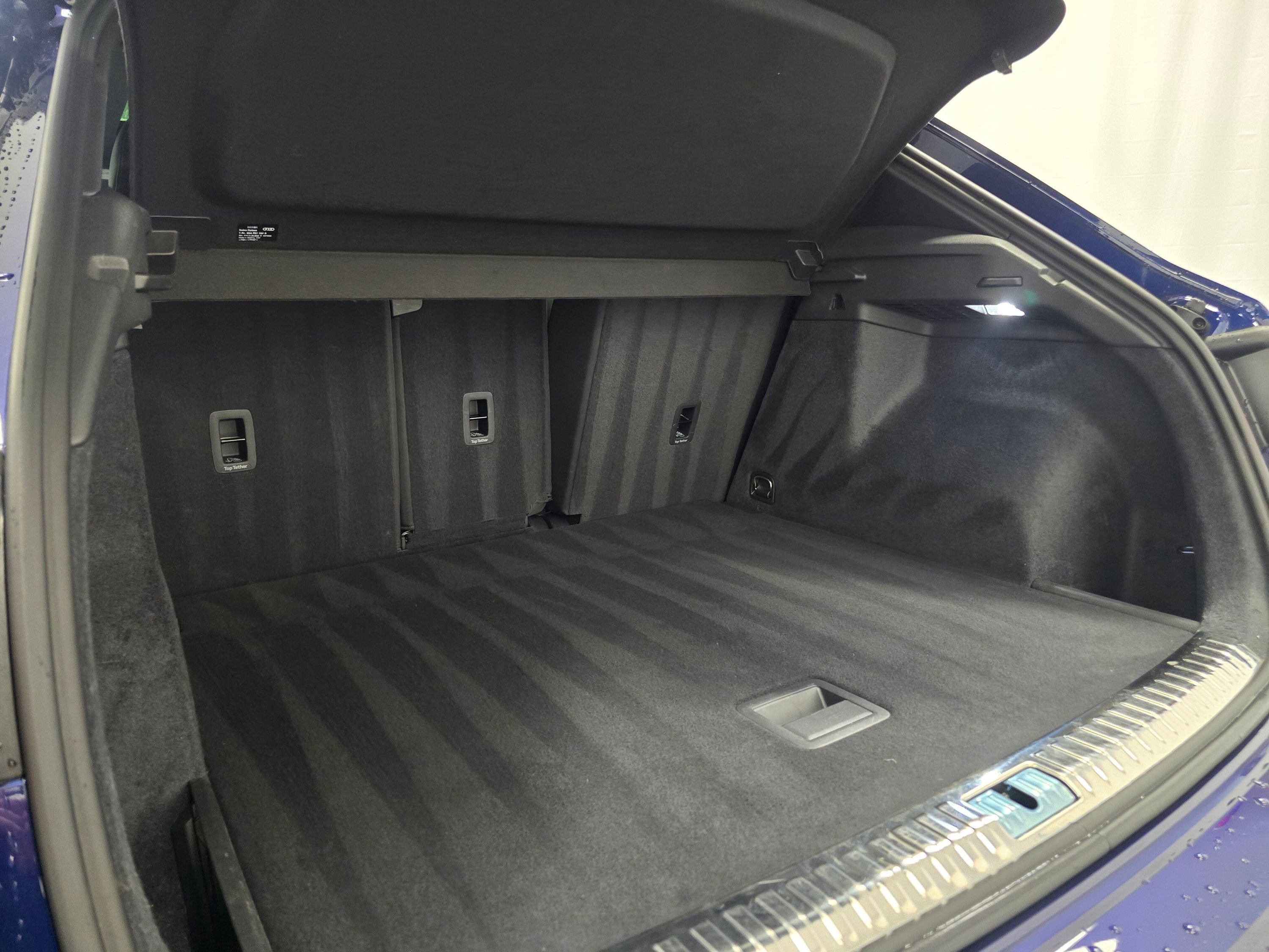 Used 2024 Audi Q3 2.0T Premium w/ Convenience Package image 21