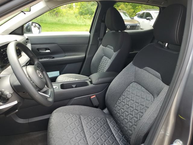 New 2026 Nissan Kicks SV w/ SV Premium Package AWD/4WD image 5