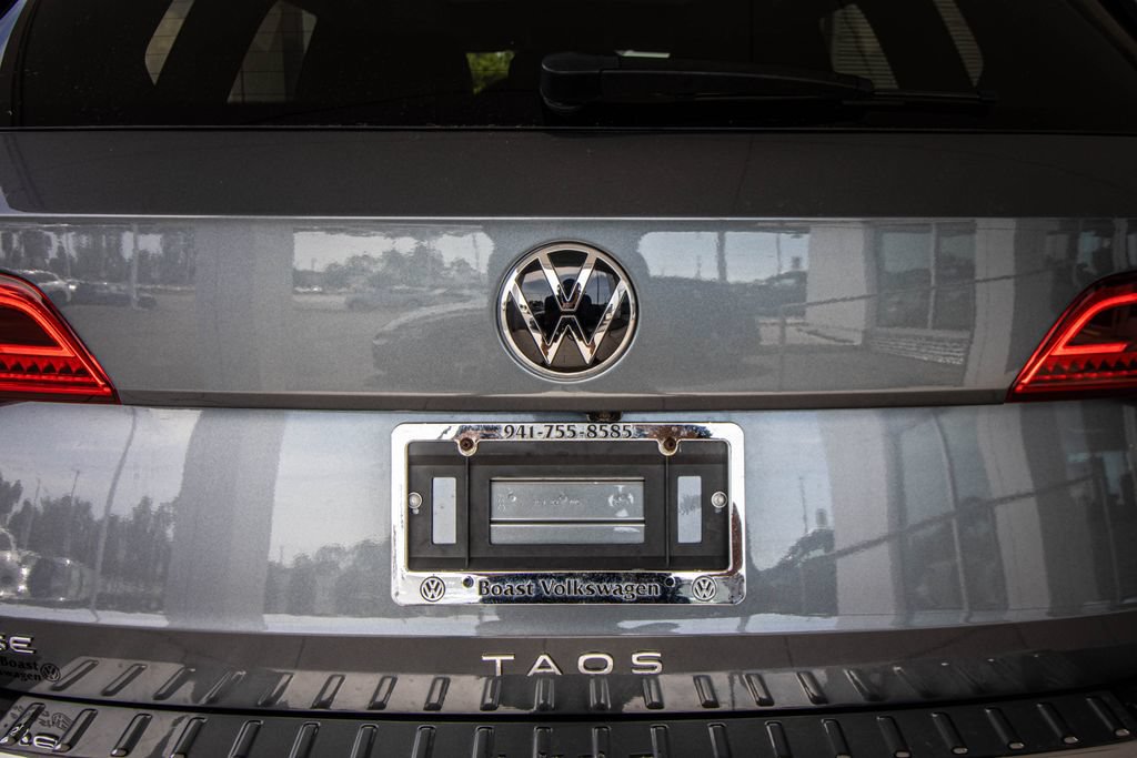 Certified 2023 Volkswagen Taos SE w/ Panoramic Sunroof Package FWD image 15