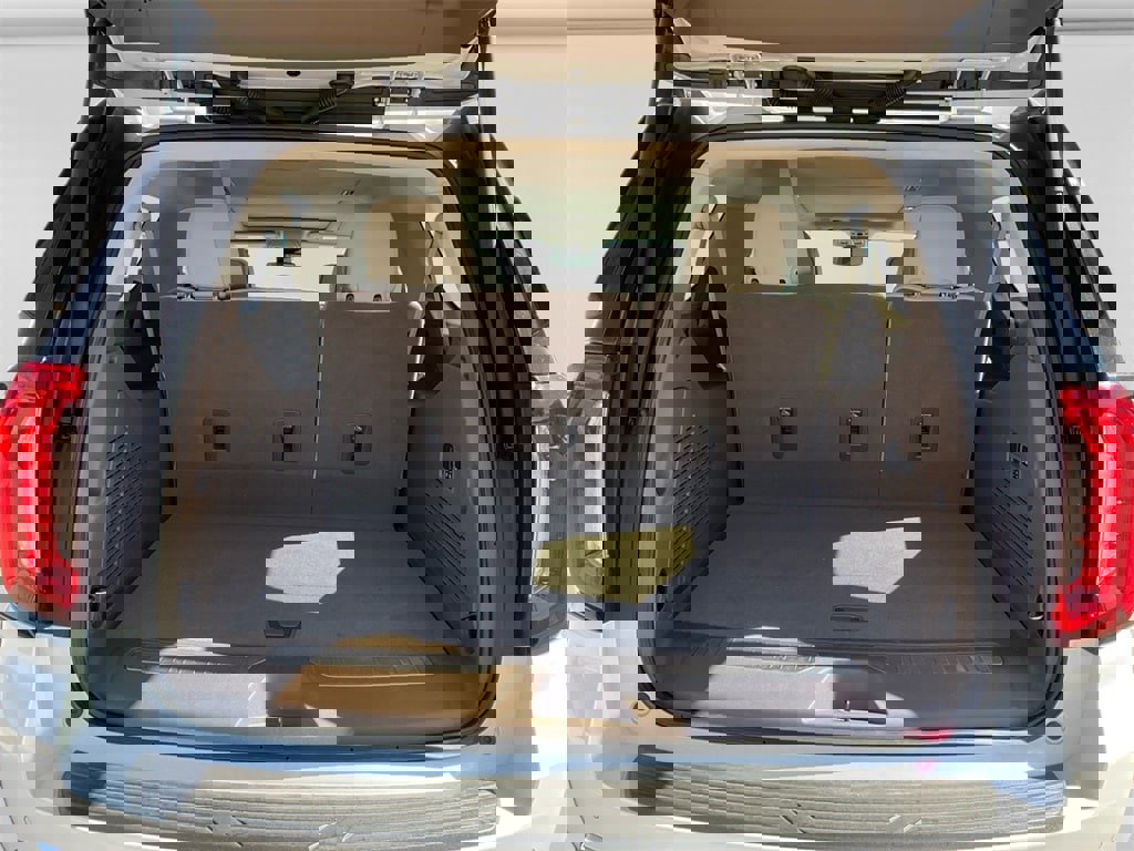 Used 2024 GMC Yukon XL Denali w/ Max Trailering Package image 10