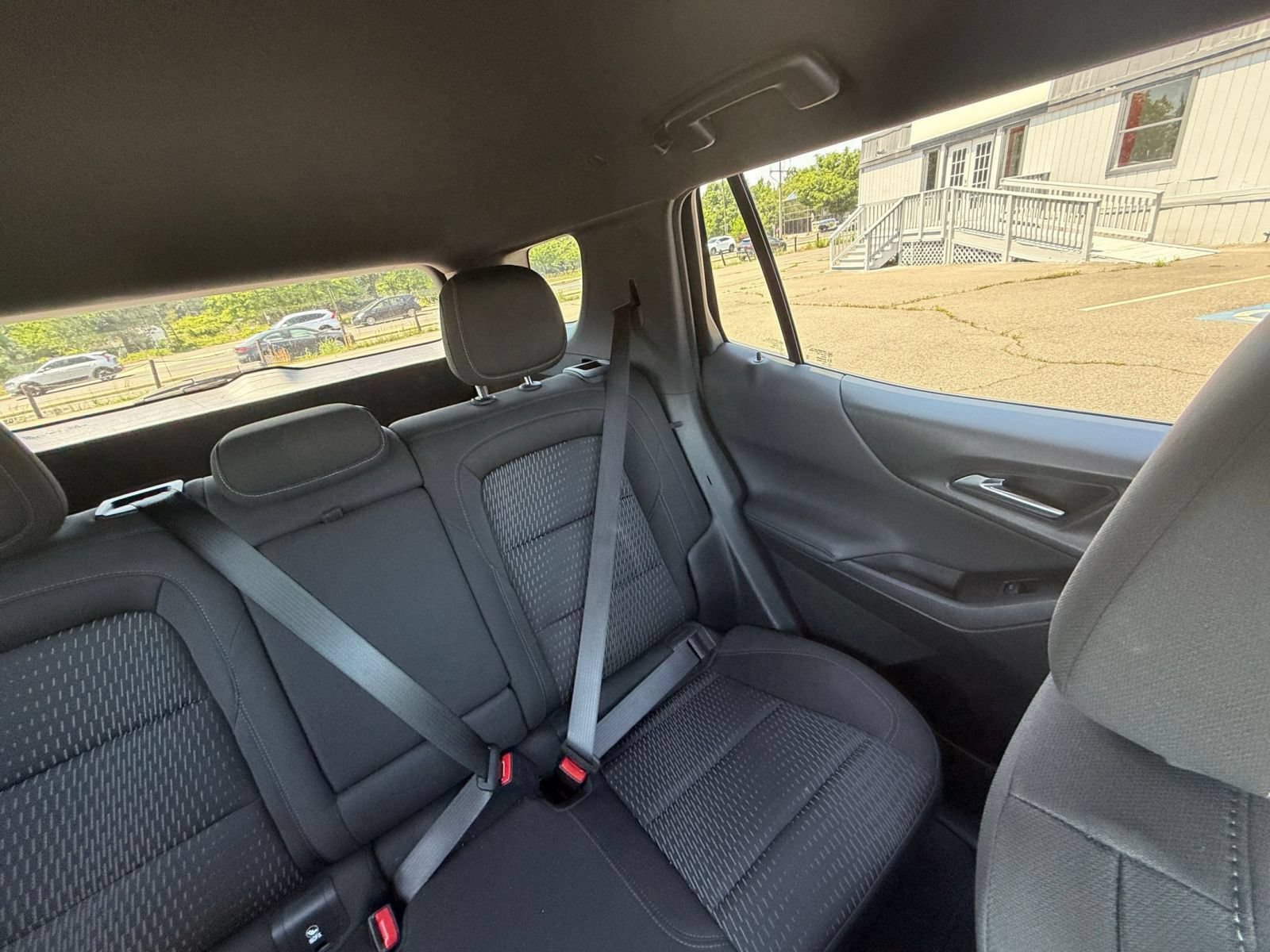 Used 2025 Chevrolet Equinox LT FWD image 38