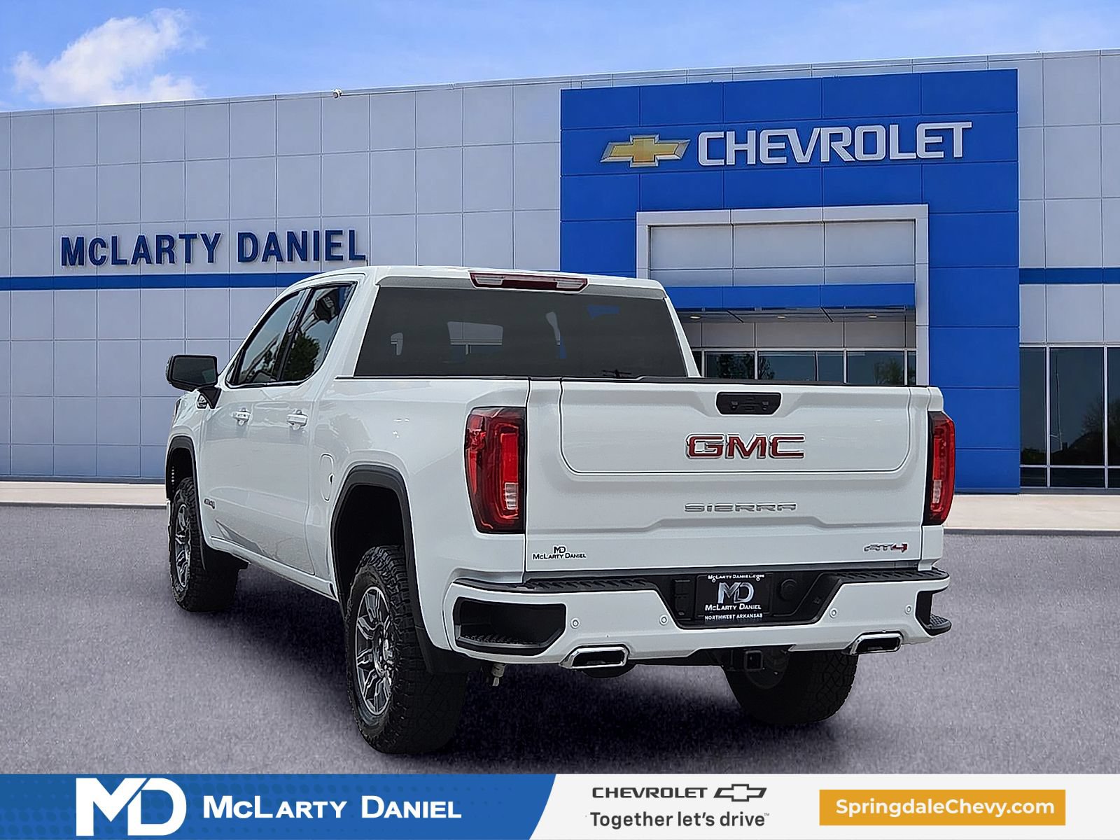 Certified 2025 GMC Sierra 1500 AT4 AWD/4WD image 4