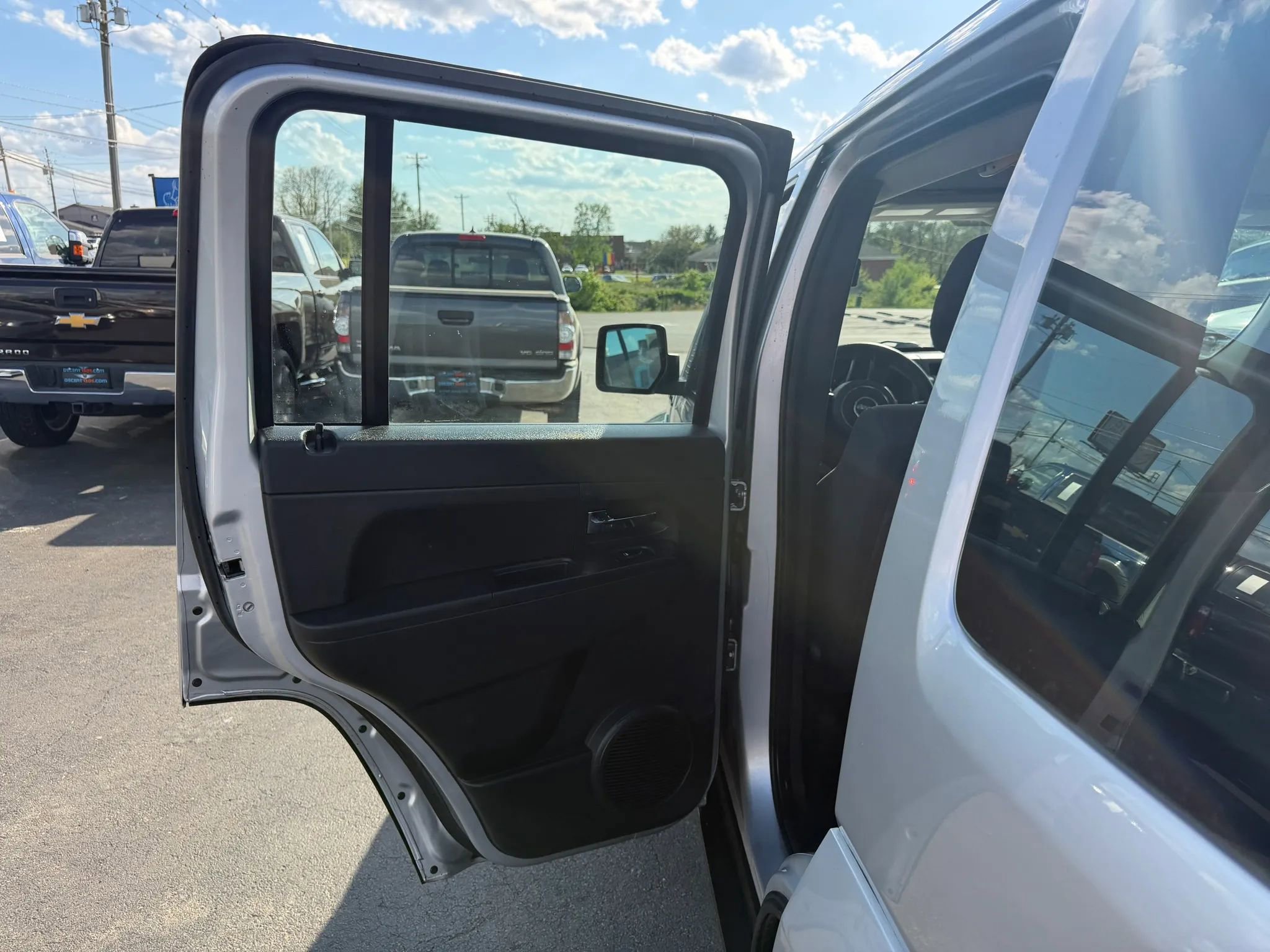 Used 2011 Jeep Liberty Sport AWD/4WD image 27