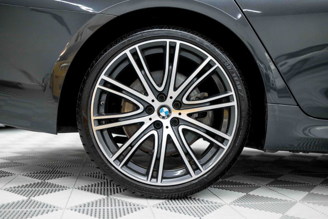 Used 2019 BMW 540i w/ M Sport Package RWD image 35