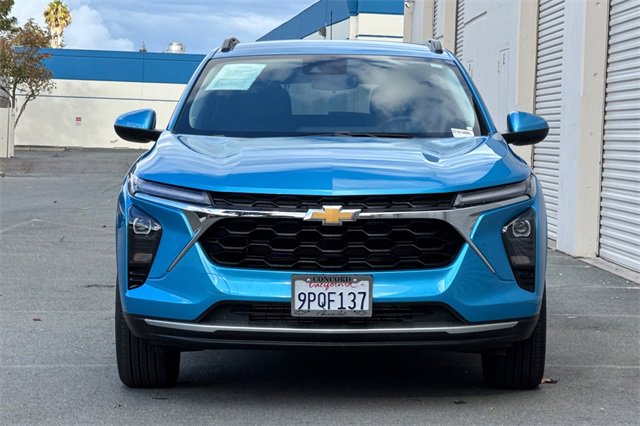 Used 2025 Chevrolet Trax LT w/ Driver Confidence Package image 9