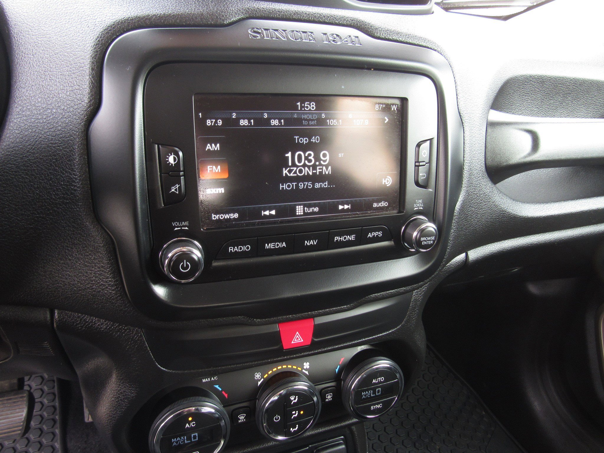 Used 2017 Jeep Renegade Trailhawk image 18