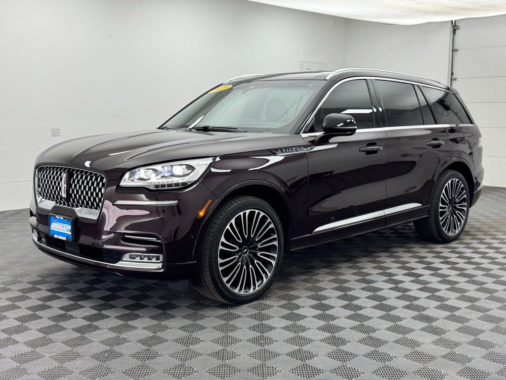 Used 2023 Lincoln Aviator Black Label w/ Class IV Trailer Tow Package AWD/4WD image 2
