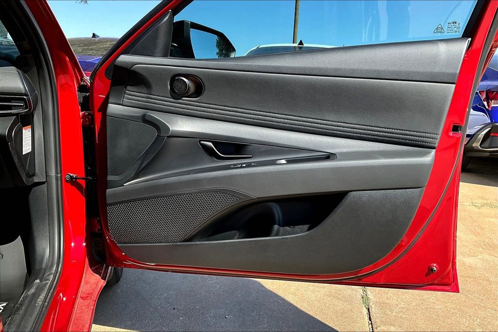 New 2025 Hyundai Elantra SEL image 19