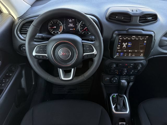 Used 2023 Jeep Renegade Latitude AWD/4WD image 11