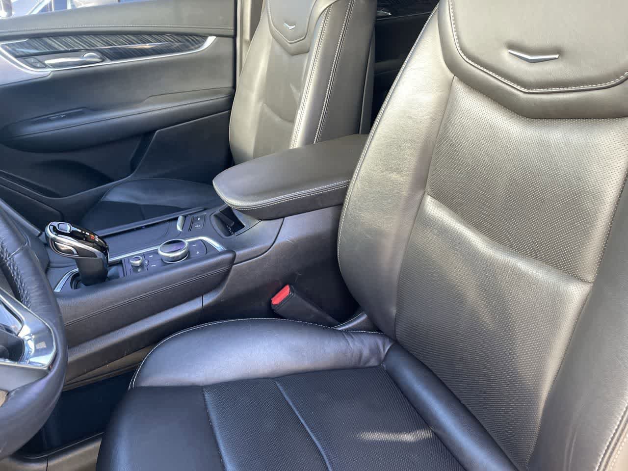 Used 2023 Cadillac XT6 Premium Luxury FWD image 12