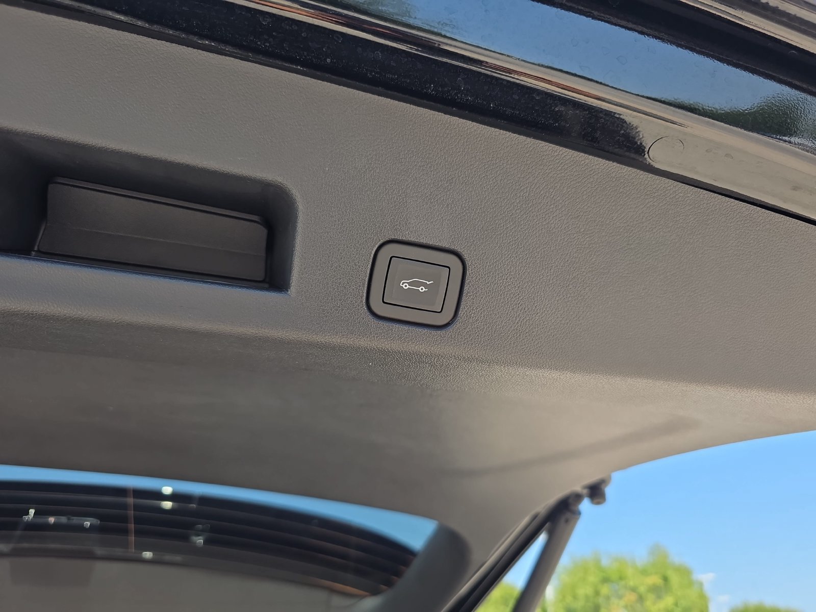 Used 2026 GMC Acadia Elevation w/ Elevation Premium Package FWD image 31
