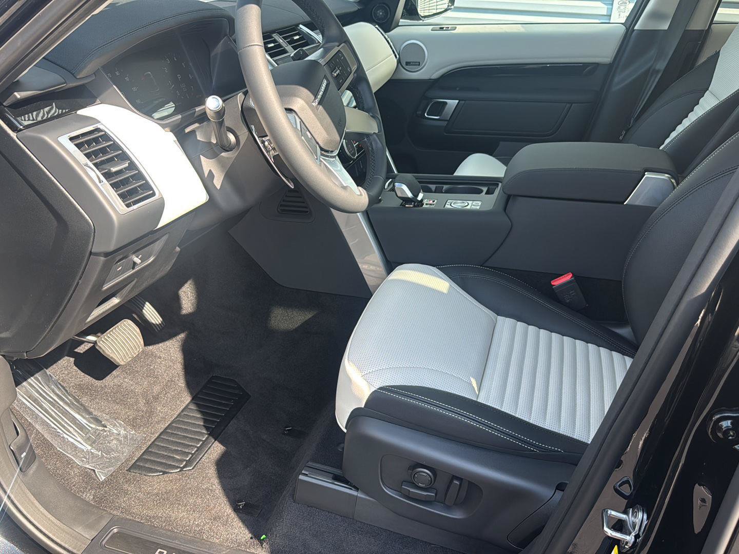 New 2026 Land Rover Discovery S AWD/4WD image 27