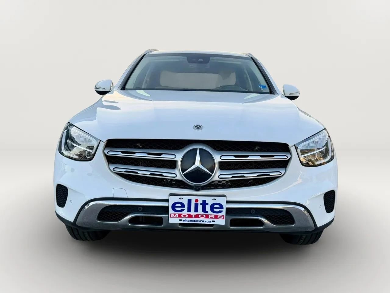 Used 2022 Mercedes-Benz GLC 300 4MATIC w/ Multimedia Package Lite image 2