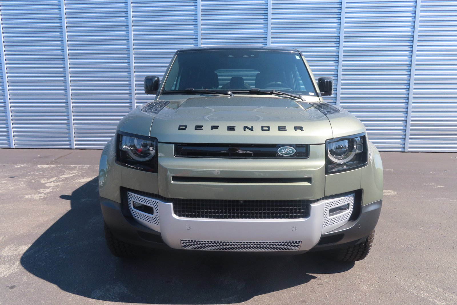 New 2024 Land Rover Defender 110 S image 9