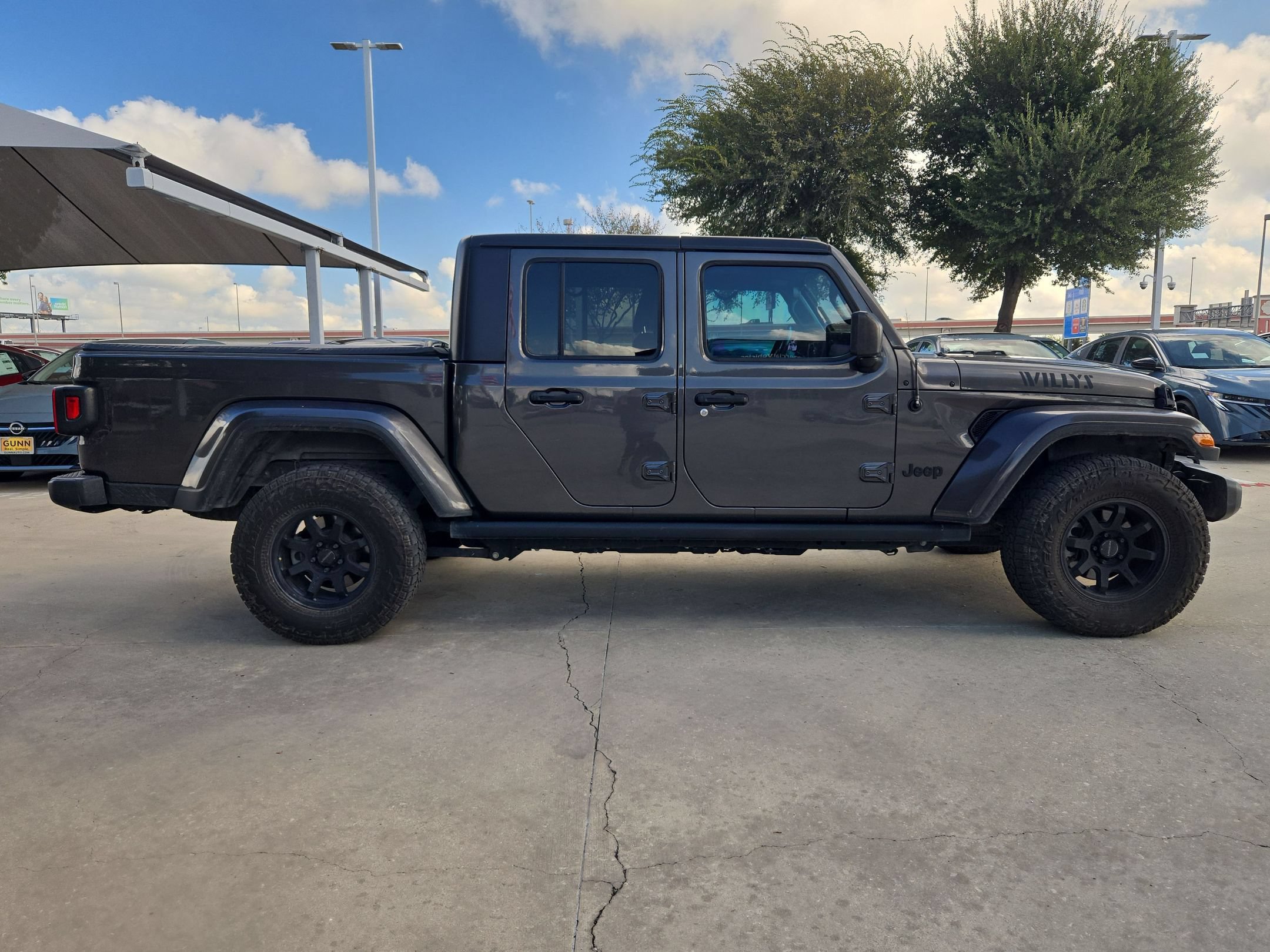 Used 2021 Jeep Gladiator Sport AWD/4WD image 2