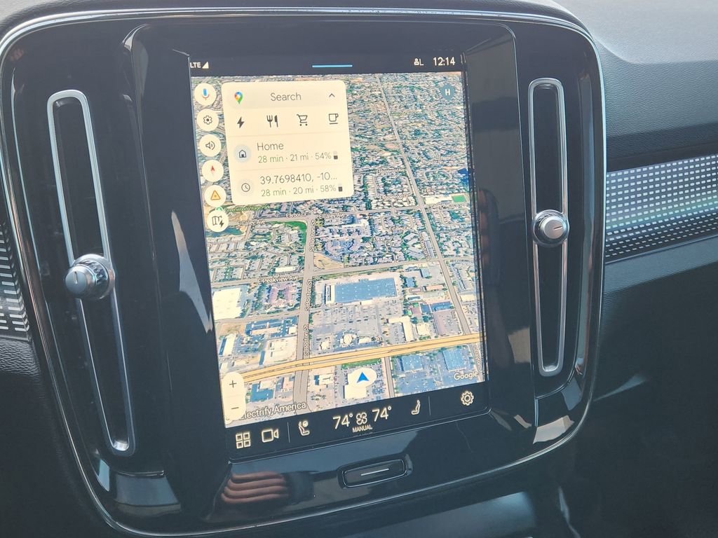 Used 2022 Volvo XC40 P8 Recharge Plus image 22