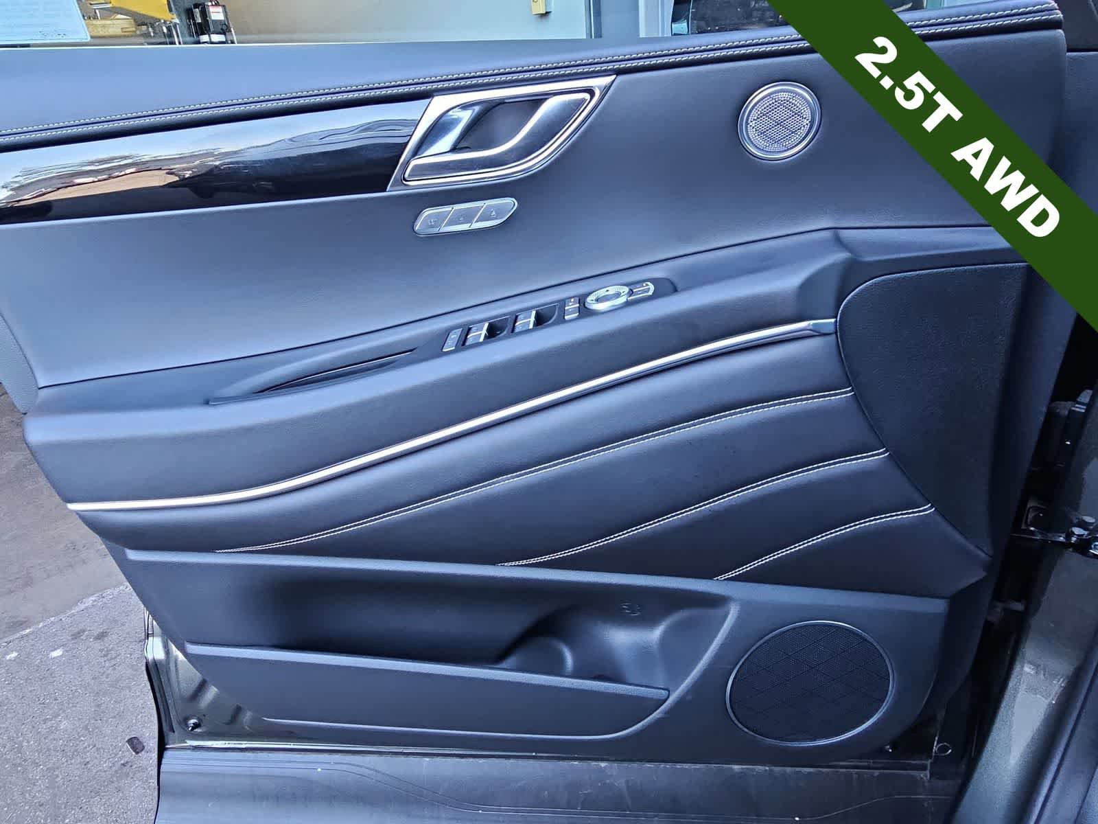 Certified 2025 Genesis GV80 2.5T AWD/4WD image 28