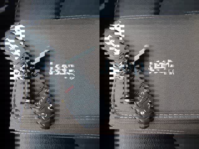 Used 2017 Jeep Compass Latitude w/ Popular Equipment Group image 34