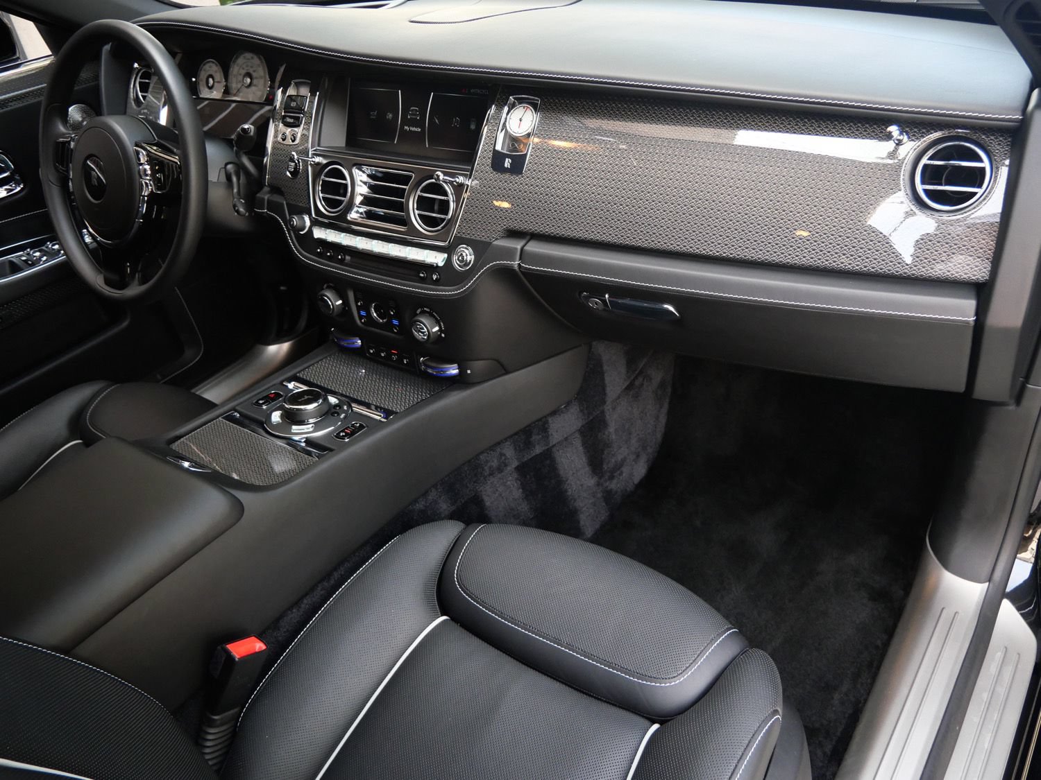 Certified 2019 Rolls-Royce Ghost RWD image 18