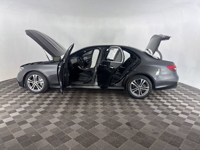 Used 2023 Mercedes-Benz E 350 4MATIC Sedan image 11