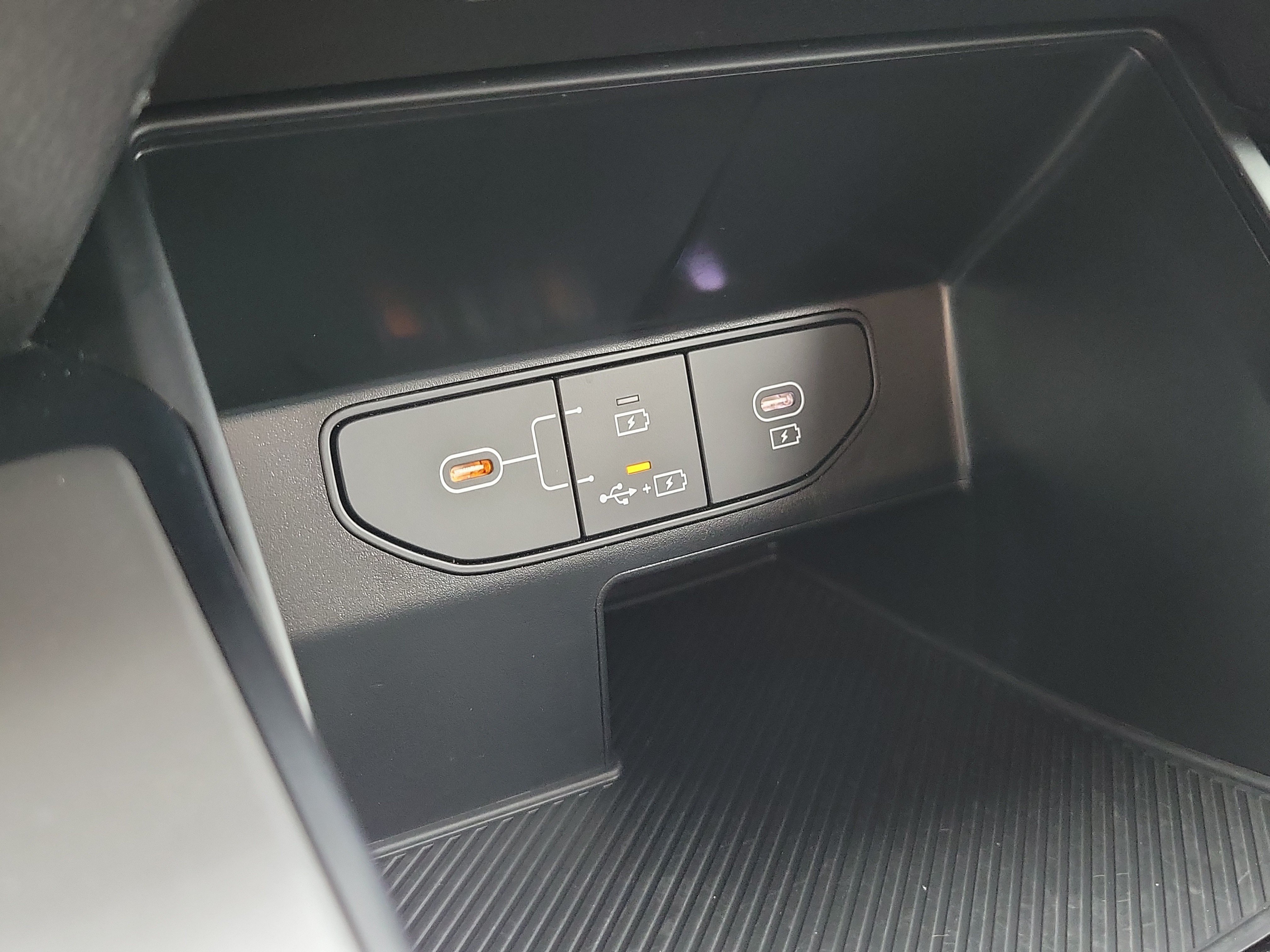 Certified 2024 Kia Sorento LX FWD image 35