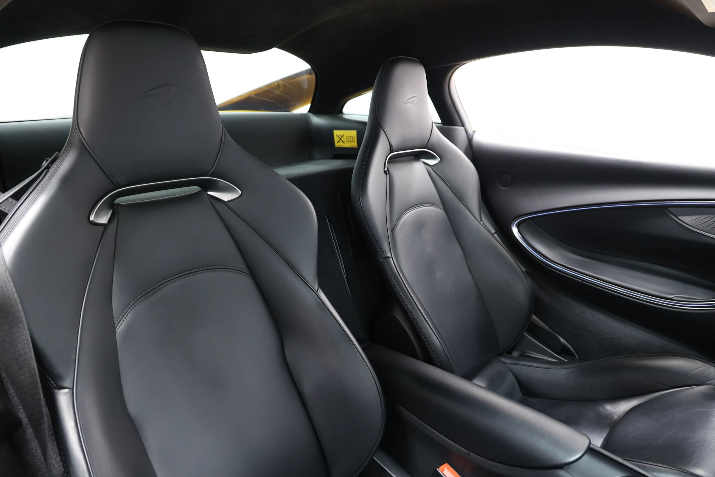 Used 2023 McLaren Artura RWD image 68