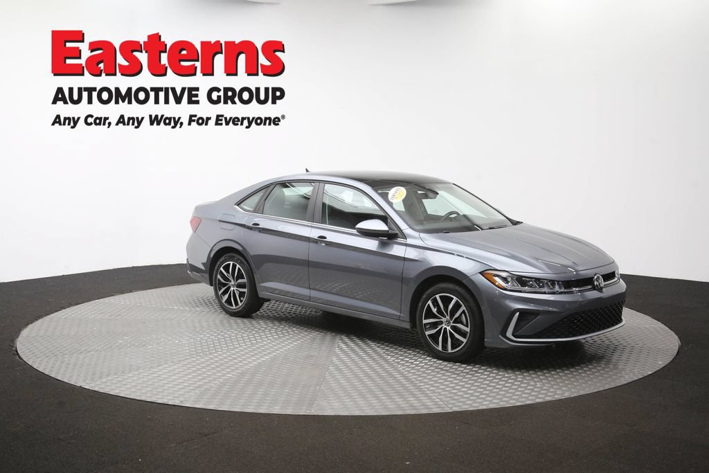 Used 2025 Volkswagen Jetta SE FWD image 48