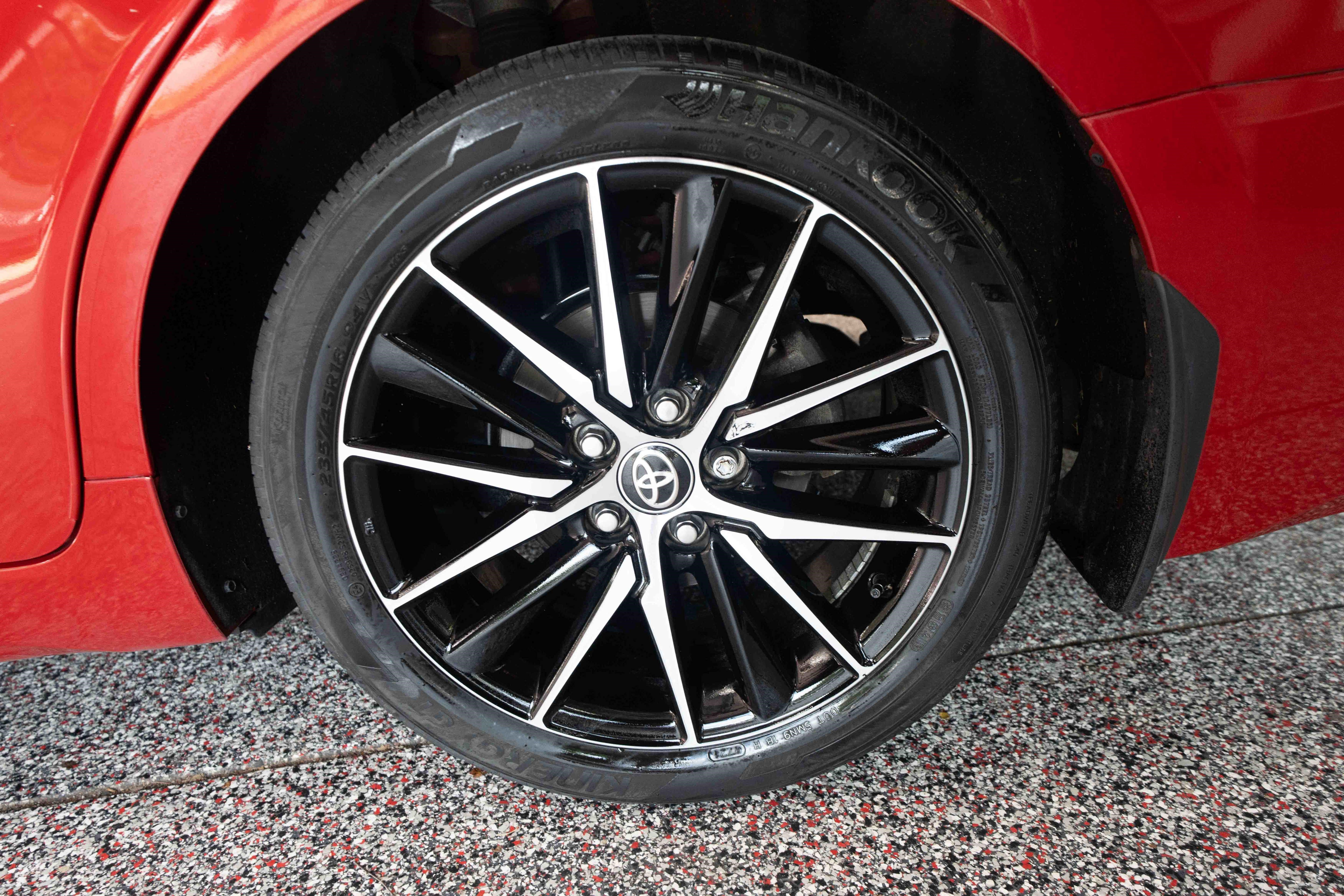 Used 2022 Toyota Camry SE w/ Cold Weather Package FWD image 28