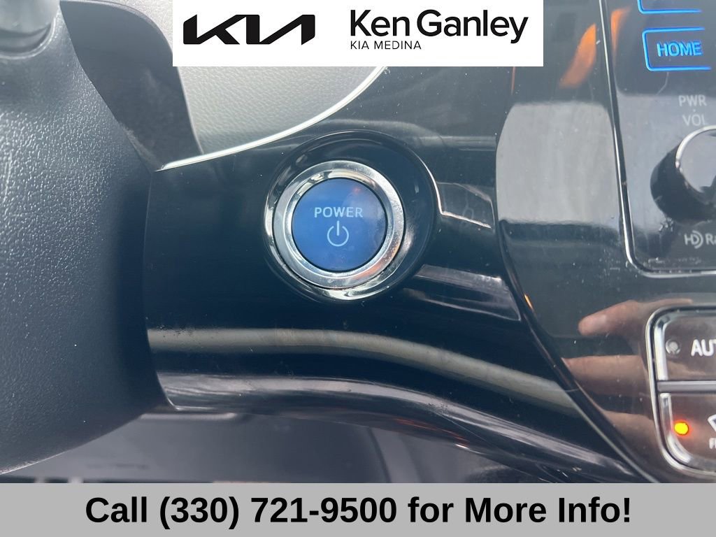 Used 2016 Toyota Prius Four w/ Advanced Technology Package image 35