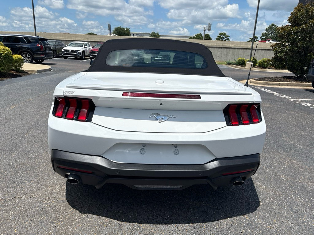 Used 2025 Ford Mustang Premium RWD image 6