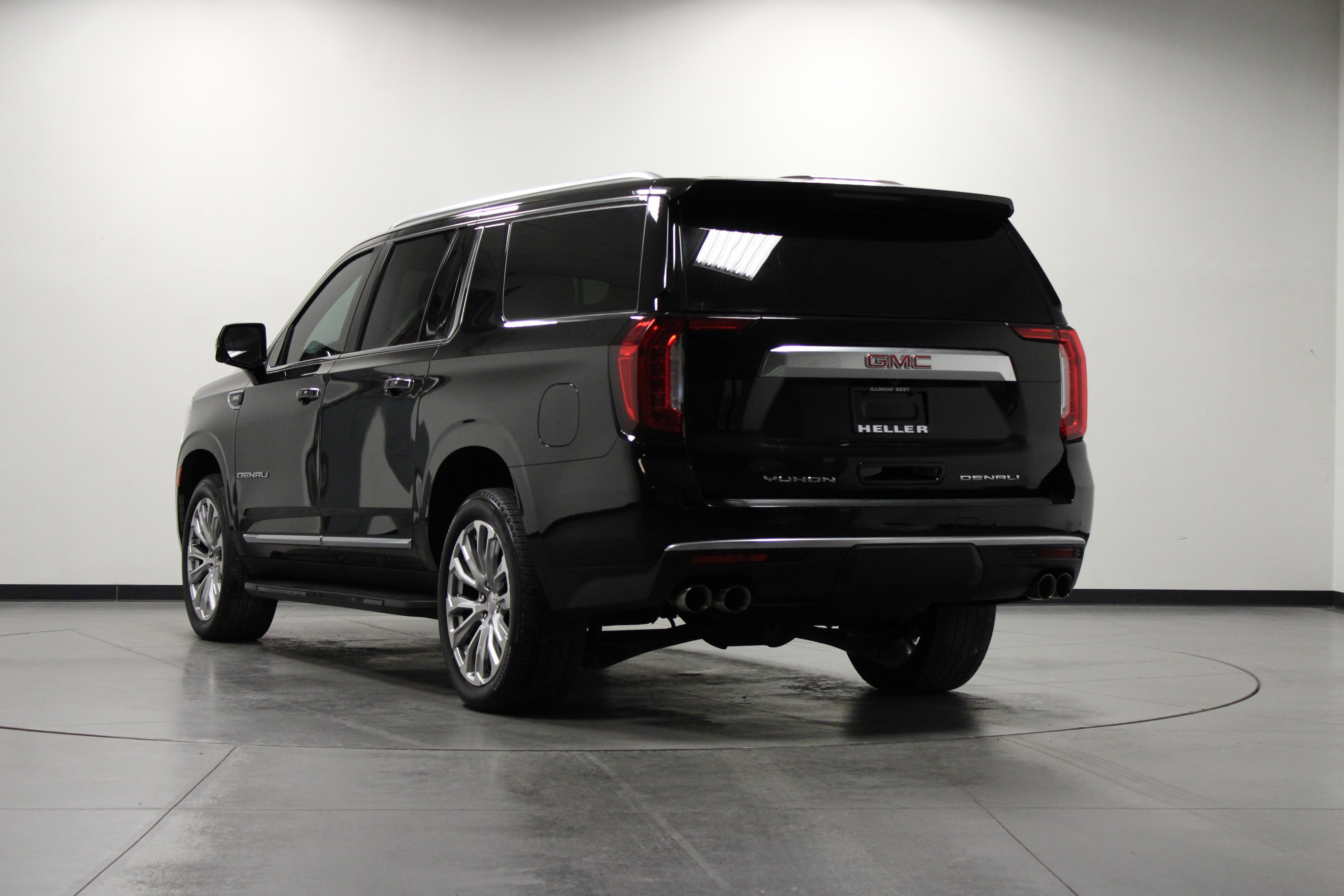 Used 2024 GMC Yukon XL Denali image 6