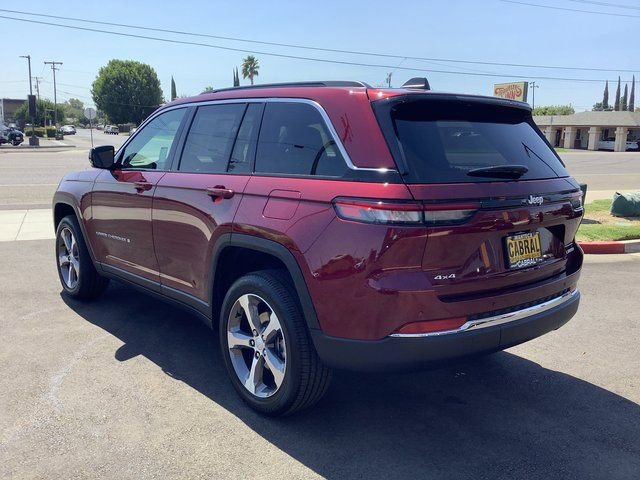 New 2025 Jeep Grand Cherokee Limited w/ Trailer Tow Package image 22